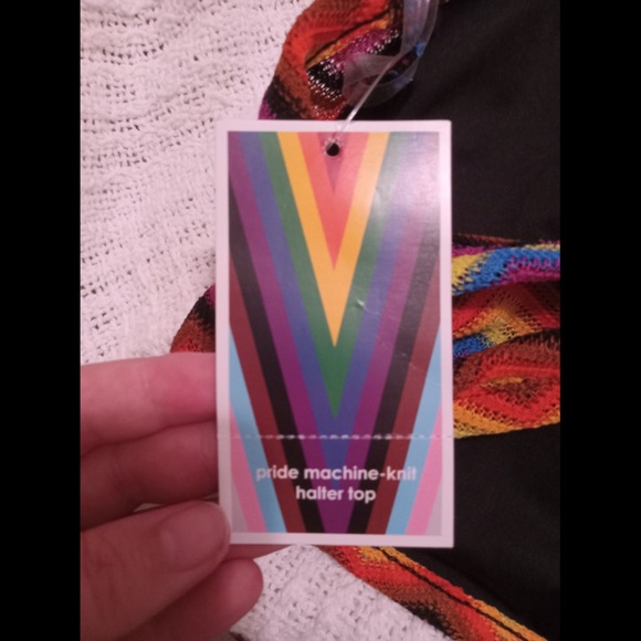 Halter top - Picture 3 of 3